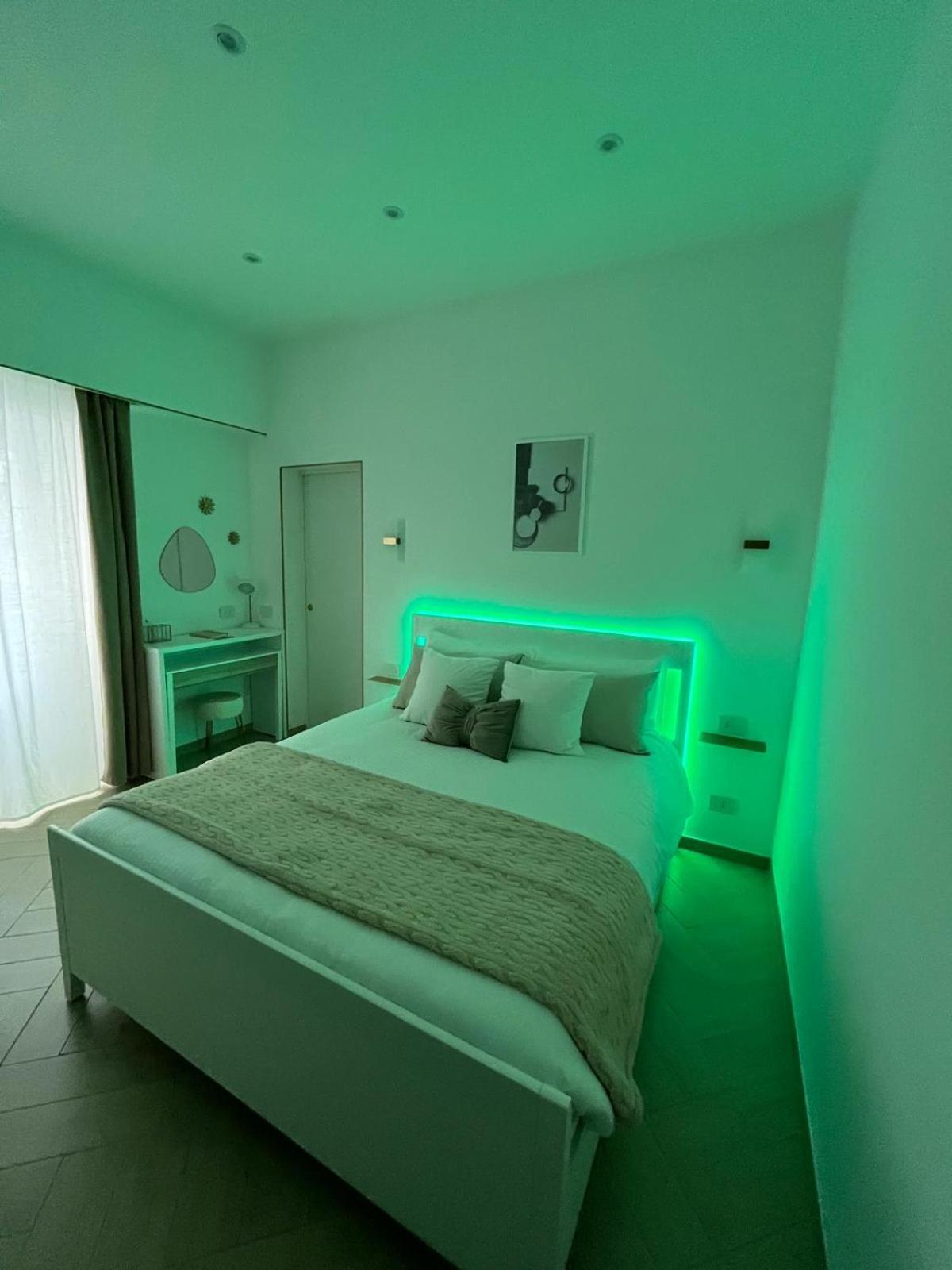Gold Apartment